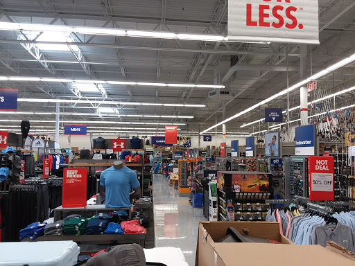 Sporting Goods Store «Academy Sports + Outdoors», reviews and photos, 14260 Manchester Rd, Manchester, MO 63011, USA