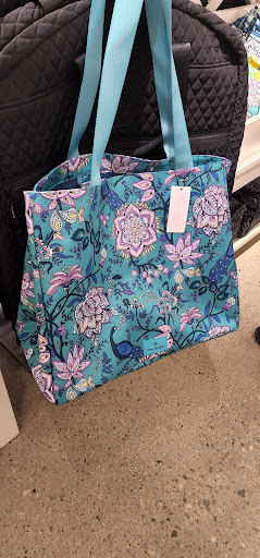 Fashion Accessories Store «Vera Bradley», reviews and photos, 1 Outlet Blvd #296, Wrentham, MA 02093, USA