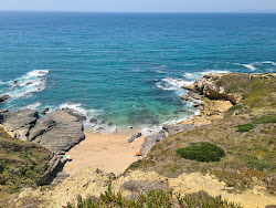Praia do Rebenta Bois'in fotoğrafı düz bir kıyı şeridi ile birlikte