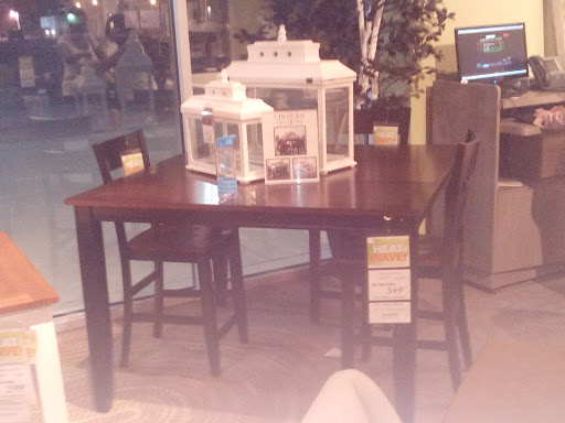 Furniture Store «Art Van Furniture - Bedford Park», reviews and photos, 7200 S Cicero Ave, Chicago, IL 60629, USA