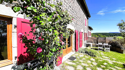BCLODGES - Hébergement les Volets Rouges - 4 Etoiles à Laussonne