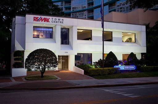 Real Estate Agency «RE/MAX Town Centre», reviews and photos, 330 E Central Blvd, Orlando, FL 32801, USA