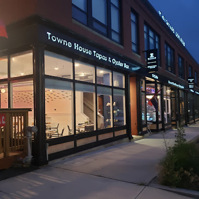 Towne House Fall River / Douro Steakhouse
