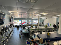 Downtown Stuart Laundry - Photo 7 - Car repair in Stuart, FL, Port St. Lucie