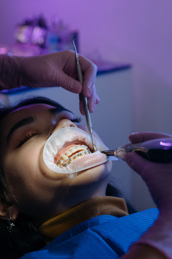 MadriDental – Cirugía, Ortodoncia y Estética Dental – (Trafalgar)