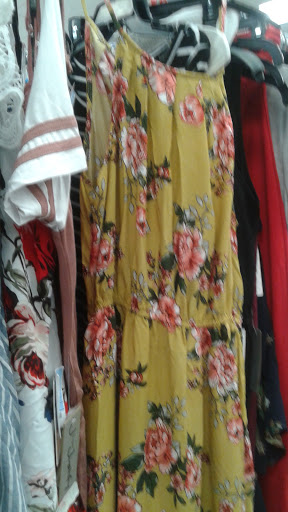 Clothing Store «Ross Dress for Less», reviews and photos, 16250 Paramount Blvd, Paramount, CA 90723, USA
