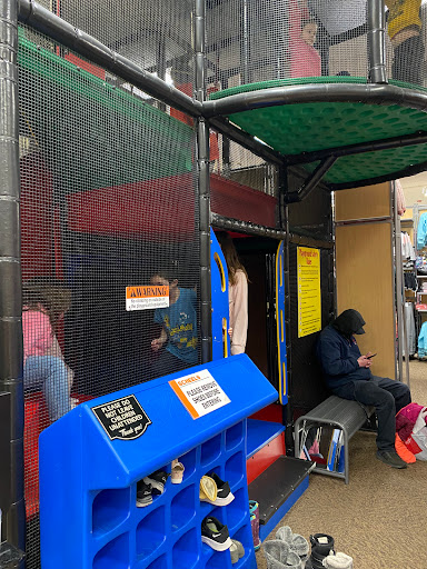 Sporting Goods Store «SCHEELS», reviews and photos, 2800 S Columbia Rd, Grand Forks, ND 58201, USA