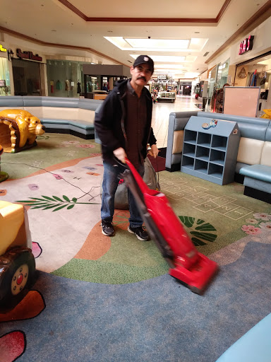 Shopping Mall «County Fair Fashion Mall», reviews and photos, 1264 E Gibson Rd E-500, Woodland, CA 95776, USA