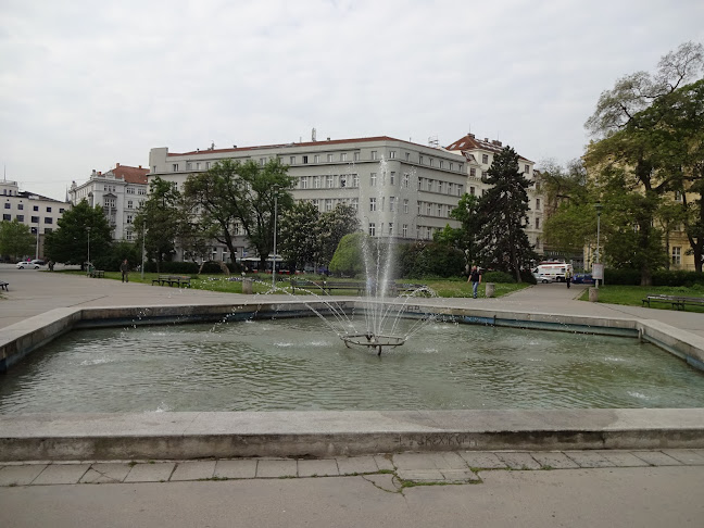 Komentáře a recenze na Moravské náměstí