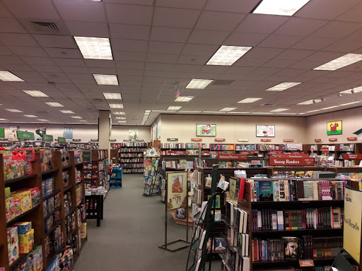 Book Store «Barnes & Noble», reviews and photos, 392 State Road Route 6, North Dartmouth, MA 02747, USA