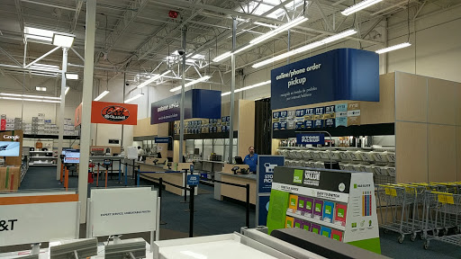 Electronics Store «Best Buy», reviews and photos, 2055 N Tomahawk Island Dr, Portland, OR 97217, USA