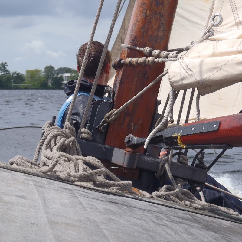 JasperJ Watersport | Schipper, instructeur, vaarbewijs en vaaruitjes