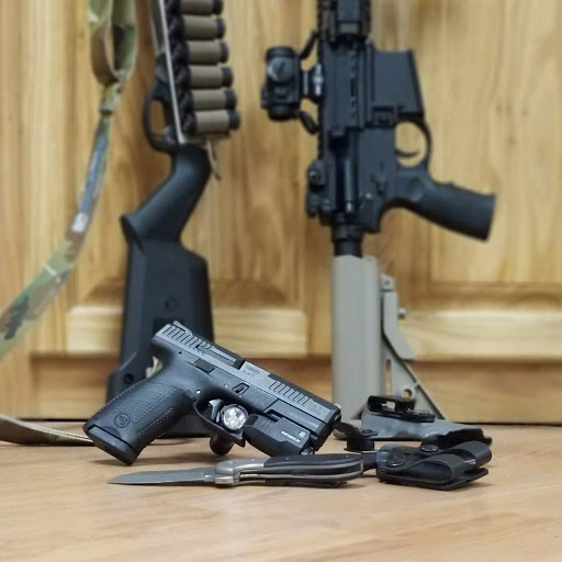 Gun Shop «AAA Gun & Ammo, Inc.», reviews and photos, 1105 Goldfinch Dr, Plant City, FL 33563, USA