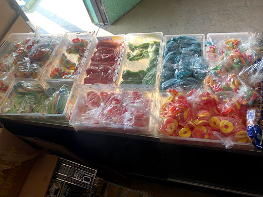 Grocery Store «Parkview Market», reviews and photos, 515 S Cardinal Ave, Stockton, CA 95215, USA