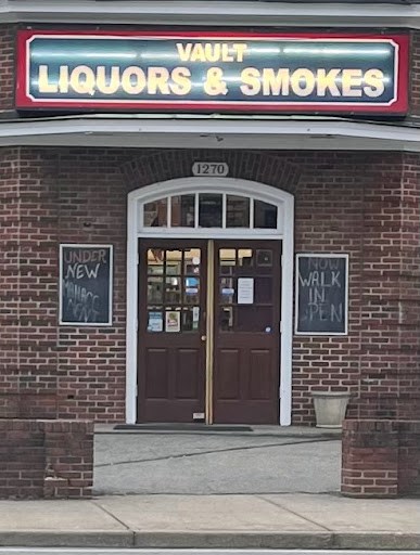 Liquor Store «Vault Liquor & Smokes», reviews and photos, 1270 Bardstown Rd, Louisville, KY 40204, USA