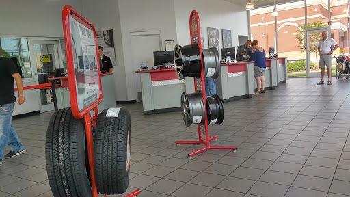 Tire Shop «Discount Tire Store - Greenville, SC», reviews and photos, 1408 Woodruff Rd, Greenville, SC 29607, USA