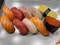 Plats et boissons du Restaurant de sushis Totoo cuisine japonaise à Paris - n°1