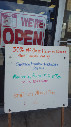 Thrift Store «Molly Mutt III Thrift Shop», reviews and photos, 876 US-1, Rockledge, FL 32955, USA