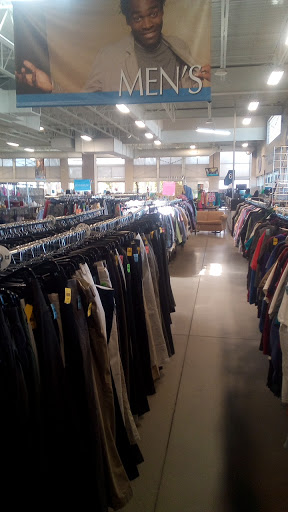 Thrift Store «Goodwill Store & Donation Center», reviews and photos, 3900 N Palmer St, Milwaukee, WI 53212, USA