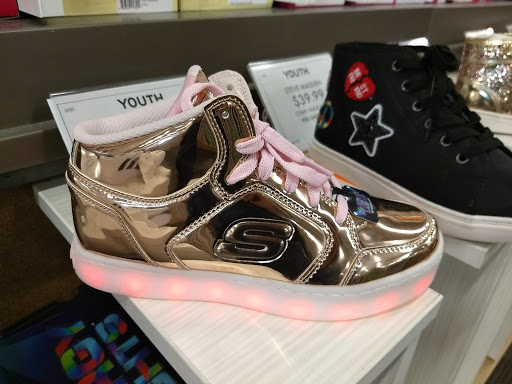 Shoe Store «DSW Designer Shoe Warehouse», reviews and photos, 8055 W Bowles Ave, Littleton, CO 80123, USA