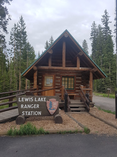 Lewis Lake Campground With Boat Launch