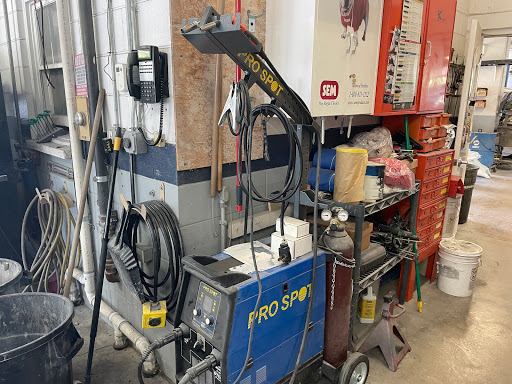 Auto Body Shop «Valeri Auto Body Inc», reviews and photos, 544 Sheridan Rd, Winthrop Harbor, IL 60096, USA