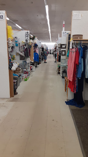 Flea Market «Traderbakers Flea Market», reviews and photos, 2080 Burton Ln, Martinsville, IN 46151, USA