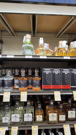 Wine Store «Total Wine & More», reviews and photos, 380 North Point Cir, Alpharetta, GA 30022, USA