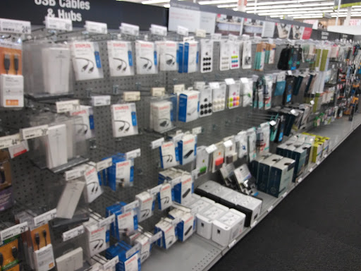 Office Supply Store «Staples», reviews and photos, 23035 W Outer Dr, Allen Park, MI 48101, USA