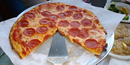 Pizza Restaurant «Hometown Pizza», reviews and photos, 250 West St, Litchfield, CT 06759, USA