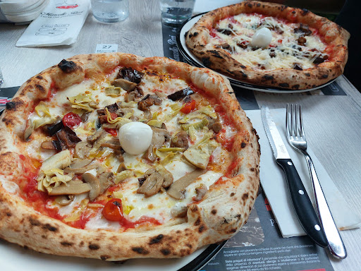 L’arte del pizzaiuolo di Marcello ricci in Cesano Maderno MB, Provincia di Monza e della Brianza