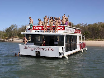 Mirage Boat Hire and cruises main beach