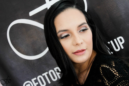 Make-up artist Caracas