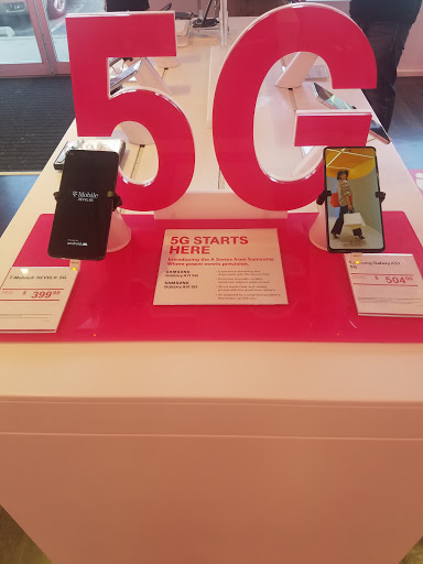 Cell Phone Store «T-Mobile», reviews and photos, 6800 Dixie Hwy, Louisville, KY 40258, USA