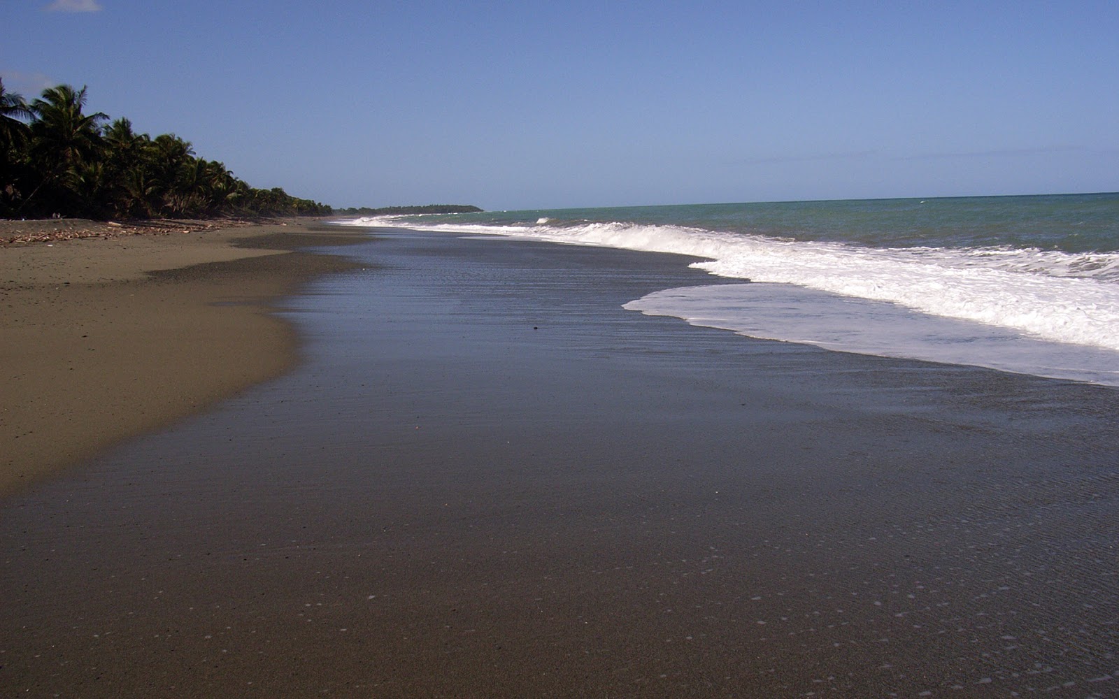 Photo de Playa Duaba avec un niveau de propreté de partiellement propre
