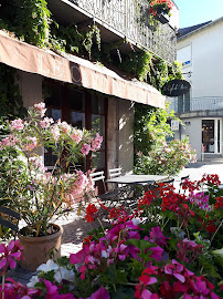 Photos du propriétaire du Restaurant français Hôtel restaurant Le Café de Paris à Brassac - n°3