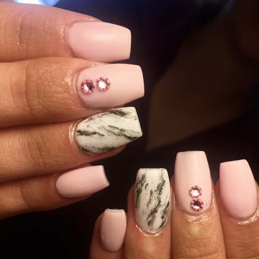 Nail Salon «Chez Nicole Hair and Nail Salon», reviews and photos, 1901 W 11th St, Wilmington, DE 19805, USA