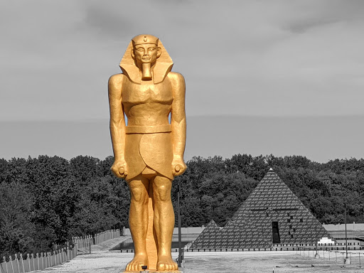 Tourist Attraction «Gold Pyramid House», reviews and photos, 37921 N Dilleys Rd, Wadsworth, IL 60083, USA