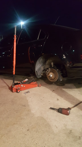 Tire Shop «Discount Tire Store - Littleton, CO», reviews and photos, 2307 W Belleview Ave, Littleton, CO 80120, USA