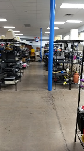 Thrift Store «Gilbert & University Goodwill Retail Store & Donation Center», reviews and photos, 1900 E University Dr, Mesa, AZ 85203, USA
