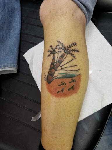 Tattoo Shop «Pink Elephant Tattoo Studio», reviews and photos, 707 S Ankeny Blvd, Ankeny, IA 50023, USA