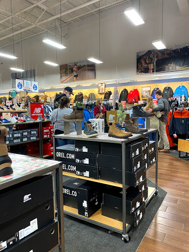 Outdoor Sports Store «Sun & Ski», reviews and photos, 501 Opry Mills Dr, Nashville, TN 37214, USA