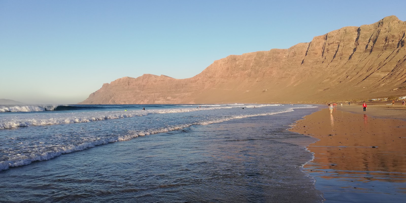 Famara Plajı'in fotoğrafı doğal alan içinde bulunmaktadır