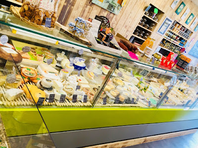 Fromagerie Crémerie PIANET HUMBEY, Epicerie fine. Artisan fromager depuis 1950 à Lons-le-Saunier