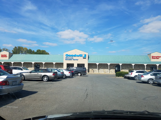 Thrift Store «Goodwill Store, Outlet Center & Donation Center», reviews and photos, 2353 Lincoln Hwy E, Lancaster, PA 17602, USA