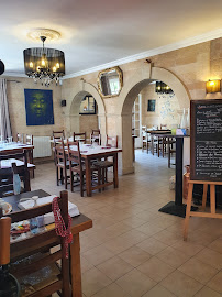 Atmosphère du Restaurant français Auberge saint Hubert à Roquebrun - n°1