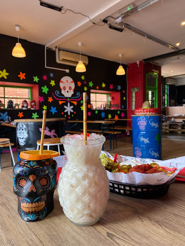 Comments and reviews of Piñatas Burrito Bar