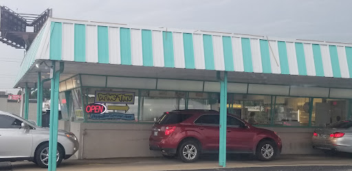 Donut Shop «Daylight Donuts Supershop», reviews and photos, 3121 S Yale Ave, Tulsa, OK 74135, USA