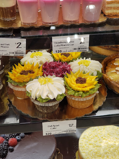 Grocery Store «Whole Foods Market», reviews and photos, 11660 Plaza America Dr, Reston, VA 20190, USA