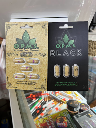 Tobacco Shop «Naga smoke shop», reviews and photos, 7540 N Dale Mabry Hwy, Tampa, FL 33614, USA